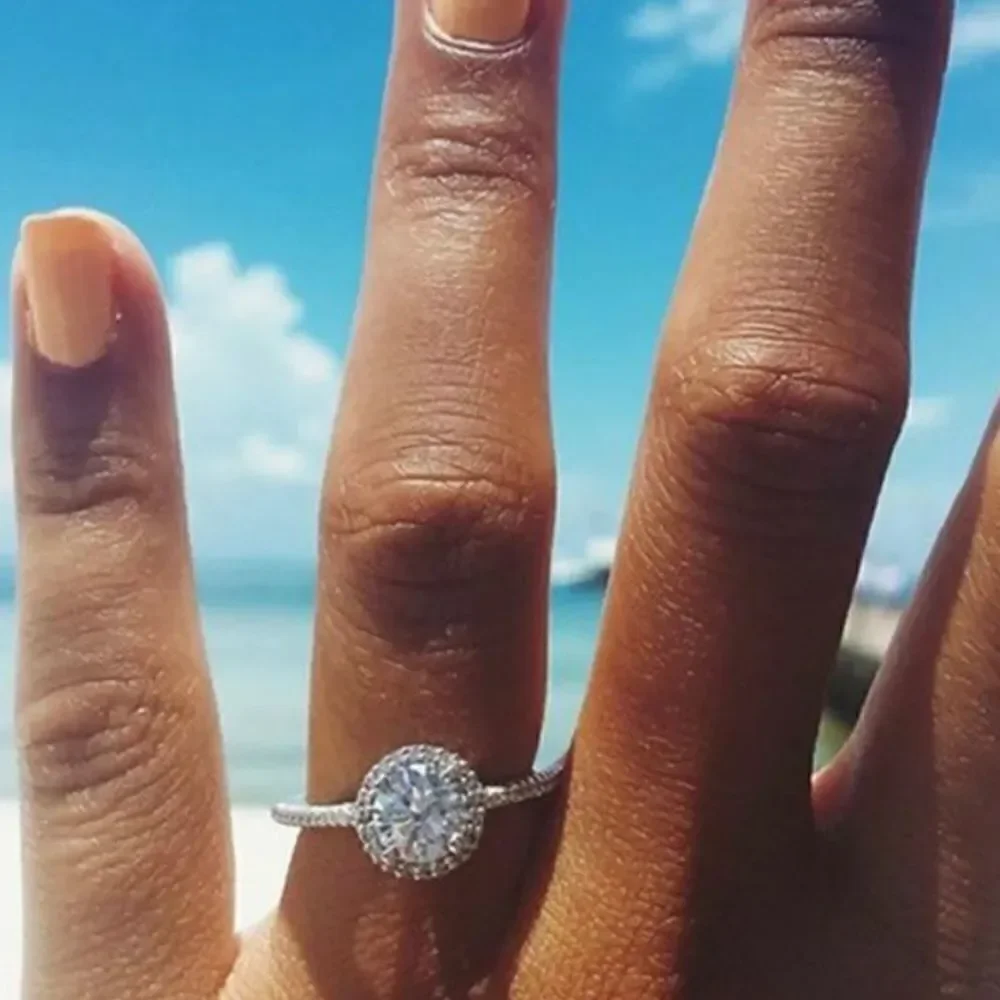 The Sphere 925 and cubic zirconia gorgeous engagement ring